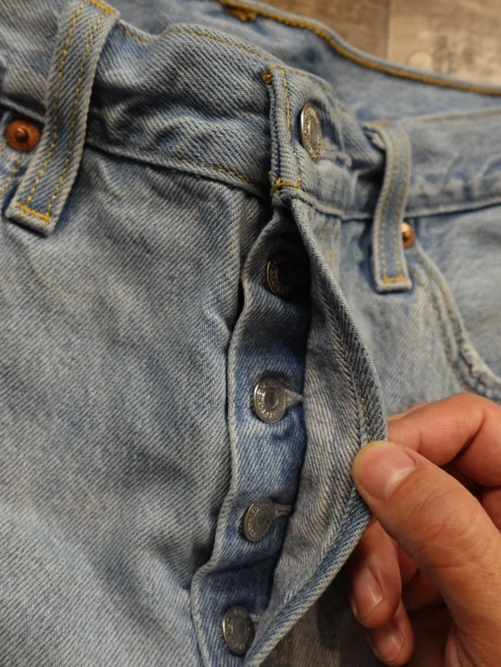 Levi’s 501 Denim Cutoff Shorts Women’s W30 Light Wash Frayed Hem‎ High Rise